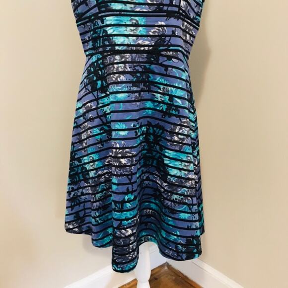 LOFT Dress - Picture 3 of 6